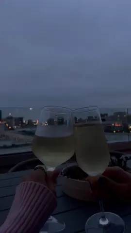 Girls really are simple !✨ we just need a cute view #favoriterooftop #dallasrooftops 