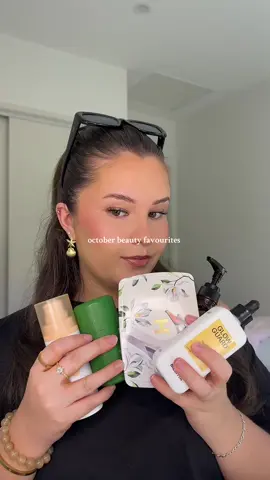 October beauty favourites 💌 So many juicy new products I loved this month @Hourglass Cosmetics @Antipodes @Do-less @Natio @melittaskin #monthlyfavorites #beautyfavorites #productrecommendations #skincarefavorites #hourglasspalette 