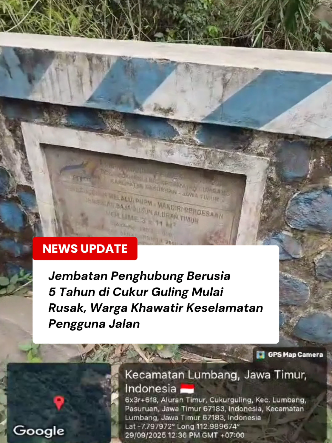 Jembatan penghubung di Dusun Aluran Timur, Desa Cukur Guling, Lumbang, Pasuruan, kini rusak parah. Plat baja lantai jembatan terlihat melengkung dan berlubang, membahayakan pengendara yang melintas setiap hari. Warga khawatir, terutama saat malam dan hujan, serta berharap pemerintah segera melakukan perbaikan demi keselamatan dan kelancaran aktivitas masyarakat. Selengkapnya simak di wartabromo.com atau klik link hijau di pojok kiri bawah video #Pasuruan #Lumbang #CukurGuling #JembatanRusak #Infrastruktur    Dipersembahkan oleh: 💐Warmo Florist | Pusat Karangan Bunga dan Buket Pasuruan @warmoflorist (0813-5799-2501)