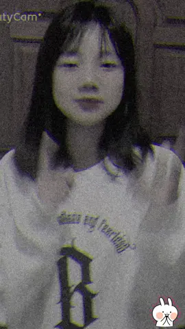 #CapCut #🤭🤭🤭မနည်းကလိုက်ရတယ်သူငယ်ခိုင်းရိုက်ပေးတာရှက်လို့ဘဲ😖 အသဲပေးကြပါအုံးလို့နော်😘😘😘