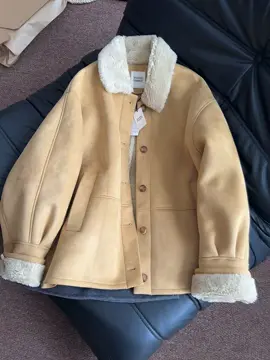 Chỉ cần 1 chiếc áo này là đủ ấm 🍂 #fashion #homnaymacgi #outfitoftheday #mixandmatch #outfitideas 