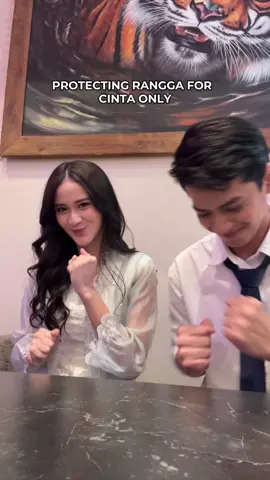 Jangan mendekat, Rangga milik Cinta! Bila dua jiwa bertemu, cinta menemukan nadanya - kerana setiap generasi punya Rangga & Cinta mereka sendiri 💕 Rangga & Cinta, Sebuah Filem oleh Riri Riza The Rebirth of Ada Apa dengan Cinta? Di pawagam 6 November 2025. #FilmRanggaCinta #FilemRanggaCinta #AdaApaDenganCinta #AADC #RanggaCintaDiMalaysia