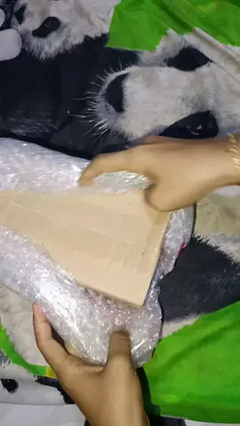 untung aja sambel pecel kediri nya udah sampe, sambel nya enak banget ada rasa manis nya tapi manis nya pas, cocok banget nih buat stok di rumah kalo sewaktu waktu laper pngen makan tinggal siapin sambel pecel aja sama nasi hangat#sambelpecelkediri #sambelpecelkediridapoerdevi #sambelpecelaslimadiun #sambelpecel 