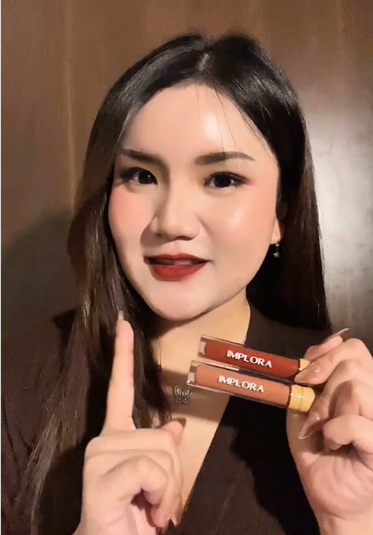 calling out buat ciwi-ciwi yang suka nongkrong tapi males touch up, Caffe Matte Lipcream dari @Implora Cosmetics paling BEST! 🤩🫶🏻 ini lipcream mana rasanya kopi bgt, murah lagi🤎  #ImploraCaffeMatte #BeraniJadiAku #NongkrongEstetikBibirTetapCantik