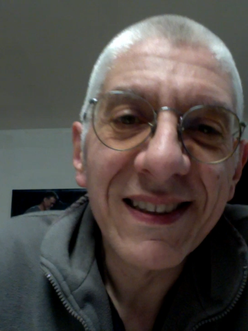 Gli antivirus non servono a niente. Sono soltanto una presa in giro commeciale. Ci sono verità che a qualcuno tocca dire. #windows #microsoft #virus #soldi #llinux #apple