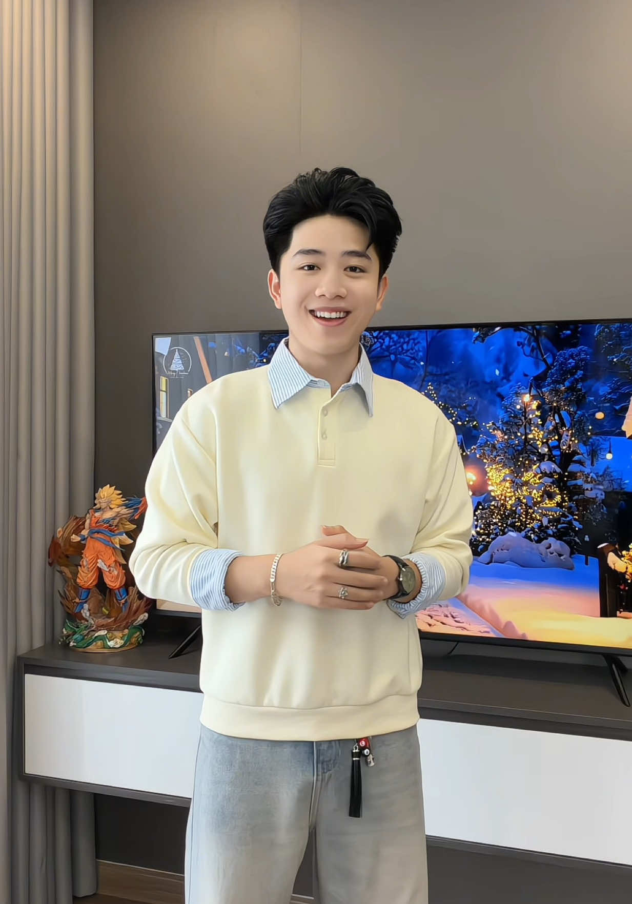 Toi mặc hơi bé m.n ạ, nếu muốn rộng xíu up lên 1 size nhéeeee