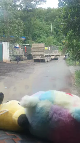 cái cổng chà bá mà thấy mấy bác lùi thấy khổ quá