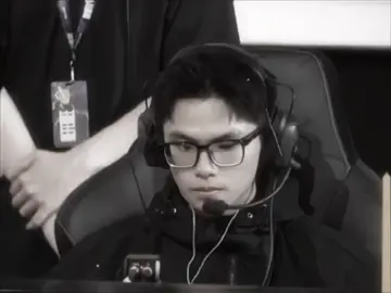 Có thể trận chung kết ngày hôm qua sẽ là khoảnh khắc cuối cùng chúng ta được nhìn thấy Lai Bâng thi đấu ĐTDV... Chàng trai năm ấy, người đội trưởng lúc này 💛🖤 #lienquanmobile #saigonphantom #creatortiemnang #sgpbang  #thonglaibang 