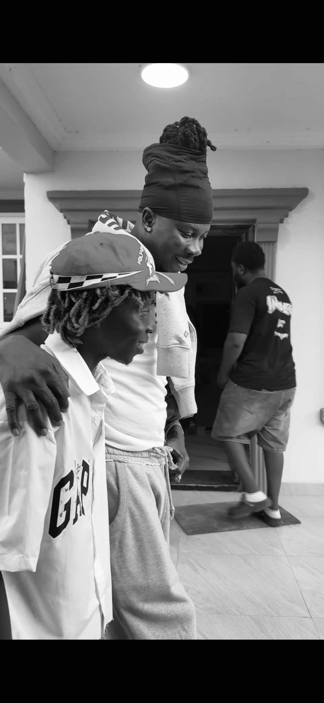 Can’t even think of any caption that best fits this moment  @STONEBWOY #bellogod 