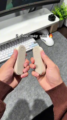 Máy sưởi tay mini có thể tách rời để sưởi ấm cho cả 2 tay , có 3 mức nhiệt 45,55,65 độ , Trang bị công nghệ kiểm soát nhiệt độ thông minh NTC rất an toàn , chỉ cần 3-5 giây là nhiệt độ đã được tăng lên , bảo hành 12 tháng  #maysuoimini #maysuoiminicamtay #bonnetech #maysuoitay 