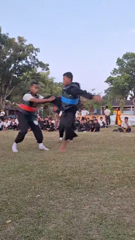Membalas @islamifata01  Karena melakukan Kesalahan Sudut Merah kena hukuman dari pelatih Kungfu Naga Sakti.  #pyf  #fyp  #psht  #kungfu  #masukberanda 