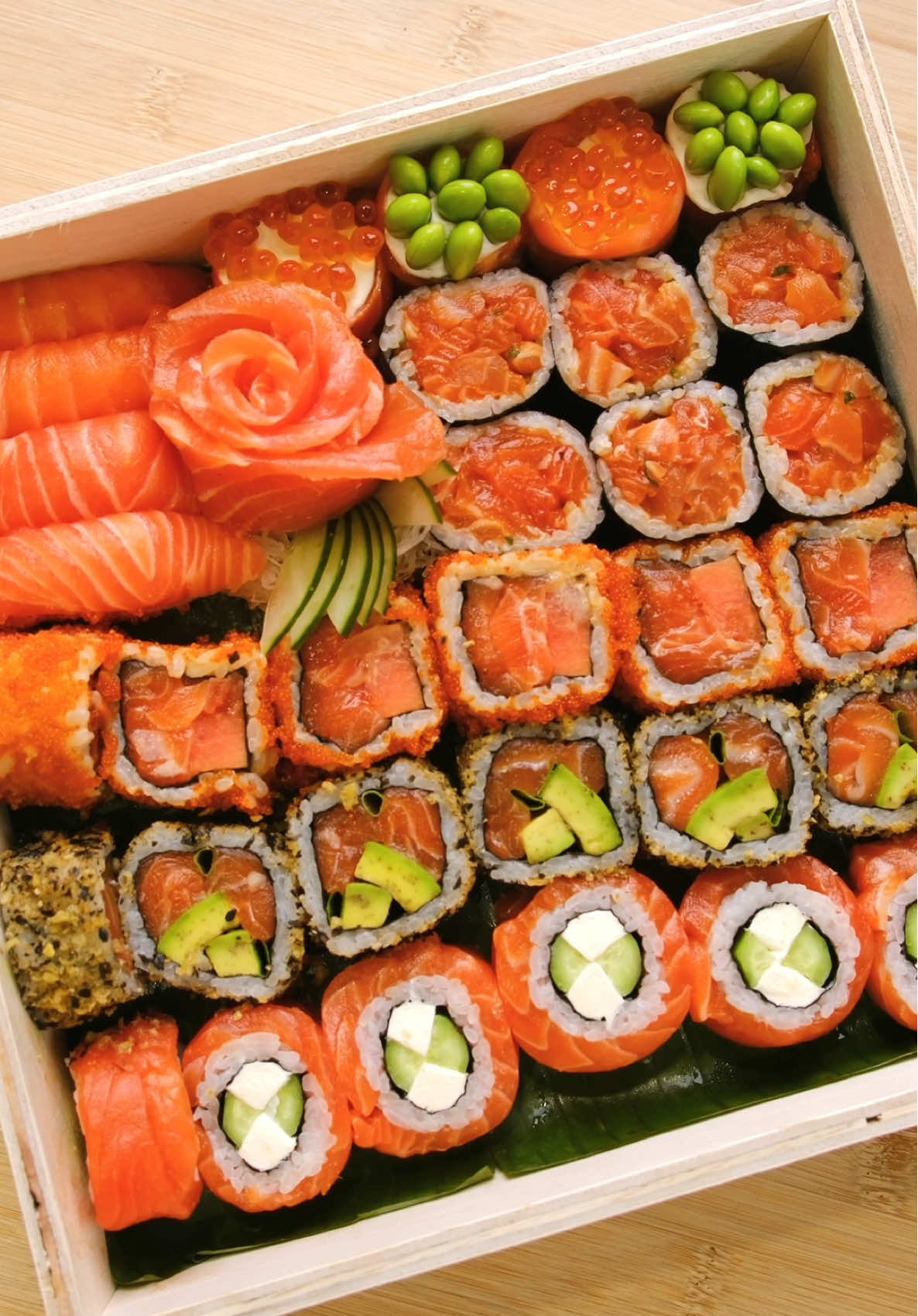 Ternyataa jodohnya di jakarta 🤣 gilaa ini sushi filadelfia epic bangettt 😭🔥 #luvitaho