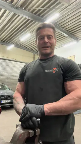 Bevor einer sich über das Kennzeichen im Hintergrund aufregt. Ist mein Auto 😉 .  Schöne Woche euch allen .  #reifen #service #köln #bonn #Swisttal 