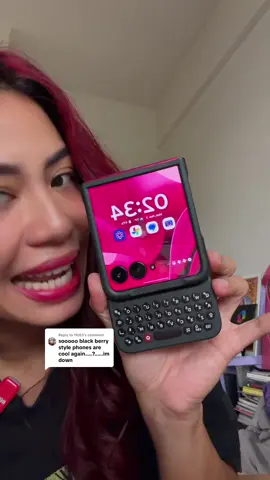 Replying to @19/83 meet the #clickskeys case for the #motorazrultra!! 