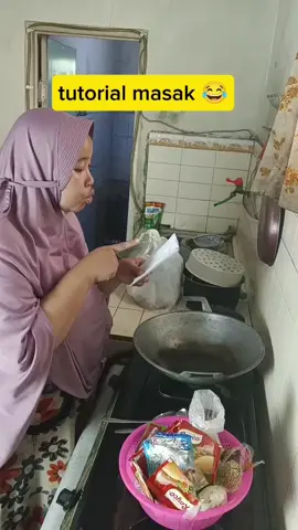 tutorial masak 🤣 #lucu #komedikocak #kontenlucu #kontenlucungakak #fyp 