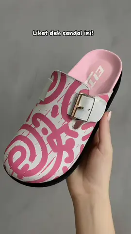 Gak cuma lucu, tapi juga super nyaman! Sandal pink ini bikin outfit kamu langsung kelihatan kece tanpa usaha 💅 Buruan sebelum kehabisan — modelnya viral banget di TikTok Shop! 🛍️✨ 👇 Klik keranjang kuning sekarang! #sandalwanita #sandalpink #sandalkekinian #ervakaofficial#fyp    