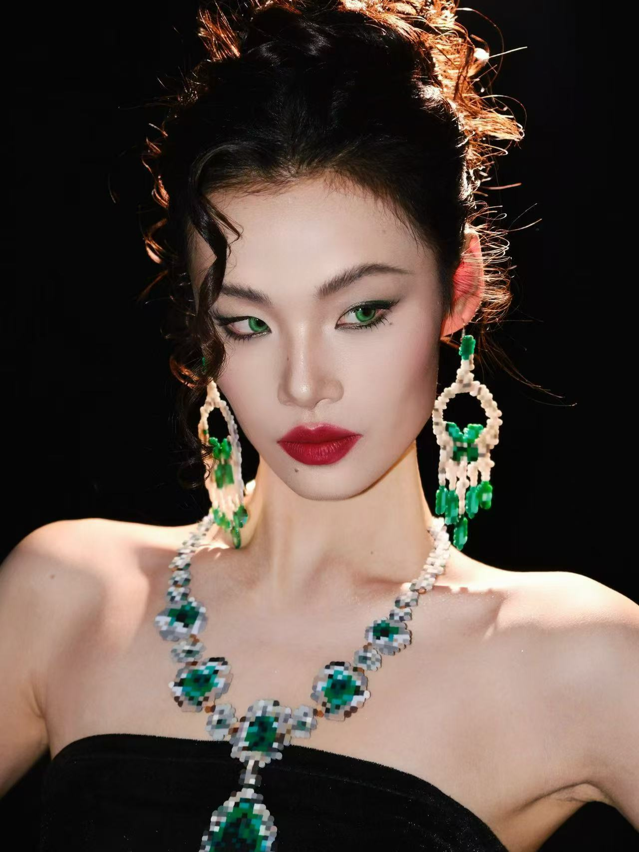 At 25, I relied on my bestie to get me a million-dollar high-end jewelry collection ..#yanghuaju #model