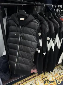 mở mắt thấy bầu trời mưa lạnh chưa ae #moncler #viral #trendingvideo #xh #manhtoanstore 
