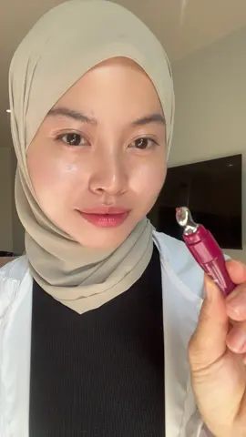 penyelamat bibir kering Aisyah G2G LIP SERUM CHARM shade Berry Soda 🍒🫶🏻  #lipserumviral #lipcharmserumg2g #g2gmy