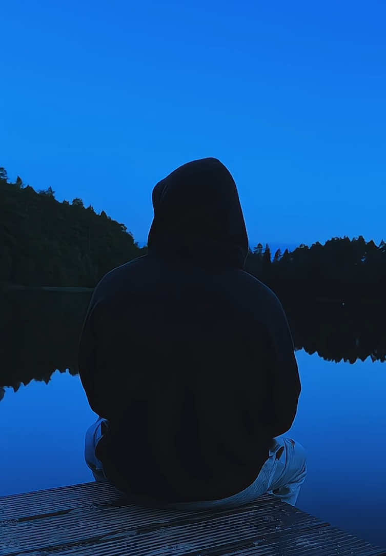 This year changed Me -🙎‍♂️—— 🥷- . . . . . . . . . . . . . . .#رياضة #sadvibes #winter #workout_gym #gymmotivation 