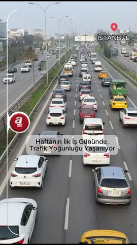İstanbul'da haftanın ilk iş gününde ana arter, cadde ve yollardaki trafik yoğunluğu yüzde 73'e kadar çıktı.
