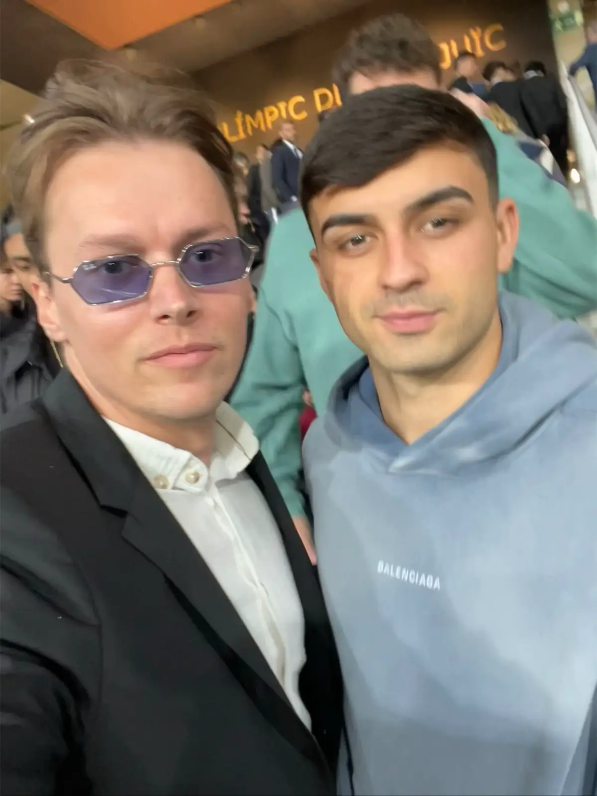 My company for today match🔵🔴