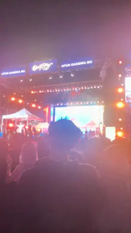 #overflow #မထွန်းအိဒ္နြာဗိုလ်ကခုထိခလှတုန်းပဲ 🥰😍❤️#fyp #foryou #foryoupage 