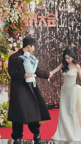 ZHENG HEHUIZI & WU YUHENG #weibotvandinternetvideosummit2025 #wuyuheng #weibovisionconference #weibotvandinternetvideosummit2025 