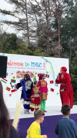 #afghanistan #grils #😍🇦🇫 . #🇯🇵#🇦🇫 . Z . . #afghan #dress #butterfly #afghan #grill #japan 