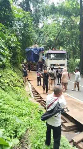 selamat datang di cianjur selatan pak supir, #jalurselatanjawabarat #fyppppppppppppppppppppppp #virall #mobiltravo100ton 