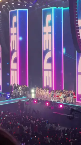 4EVE In TOKYO DOME 💗 cr. FanGio #4eve #4eveintokyo #musicexpolive2025x4eve #MUSICEXPOLIVE2025 #japan 