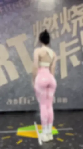 máy bà làm đc thế này không. cm bên dưới nha.🔥 Body quyến rũ – Gym là đam mê 💎 Sexy nhưng luôn healthy 🛍️ Follow & ủng hộ mình bằng cách ghé shop bên dưới nha 💖#fyp #XuHuong2025 #gymmotivation 