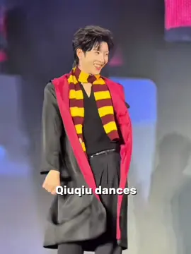 ท่าประจำเขาแหละ!!🤏🏻🤏🏻 #qiudingjie #kipukaqiu #邱鼎杰 