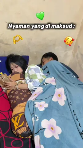 Pokoknya ga mau tidur kalo belum di peyuk🤣#fypviralシ 