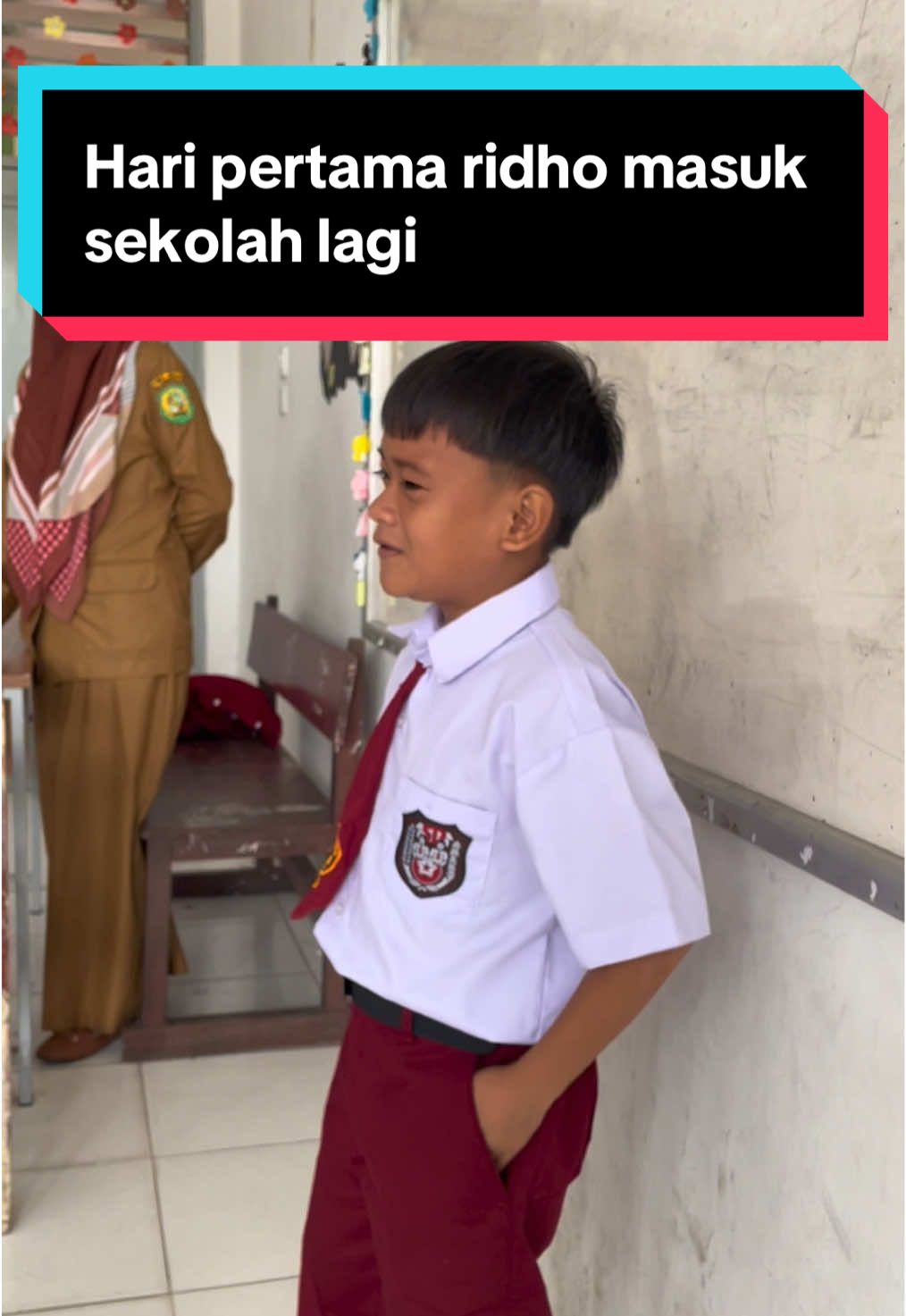 kira kira ridho betah engga ya disekolah barunyaa?!?
