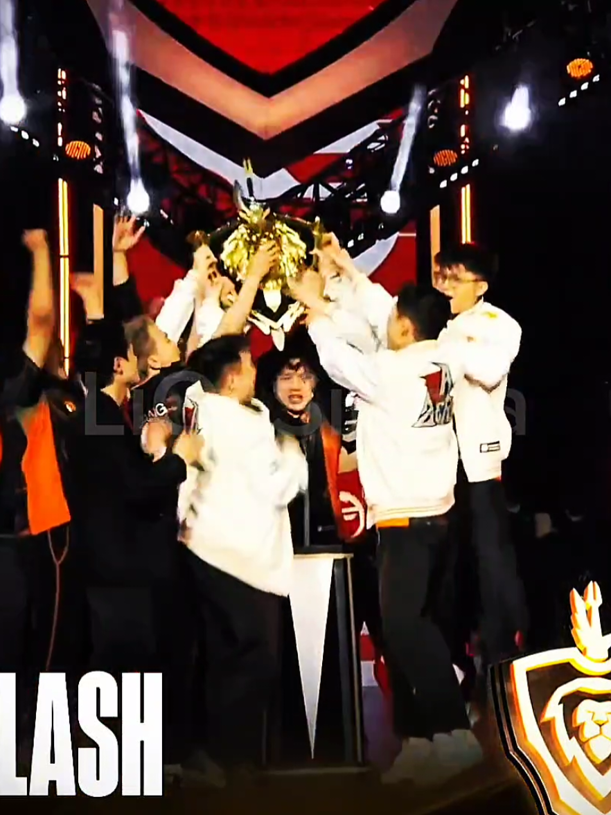 Đế vương năm ấy trở về nhà #lienquan #lienquanmobile 