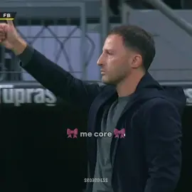 Hocamın el kol hareketleri ve tepkileri  Çok tatlı değil mi öhjkshsjkskl . . . . . . . . . . #tedesco #fenerbahçe #videoviral #derbi #reels 