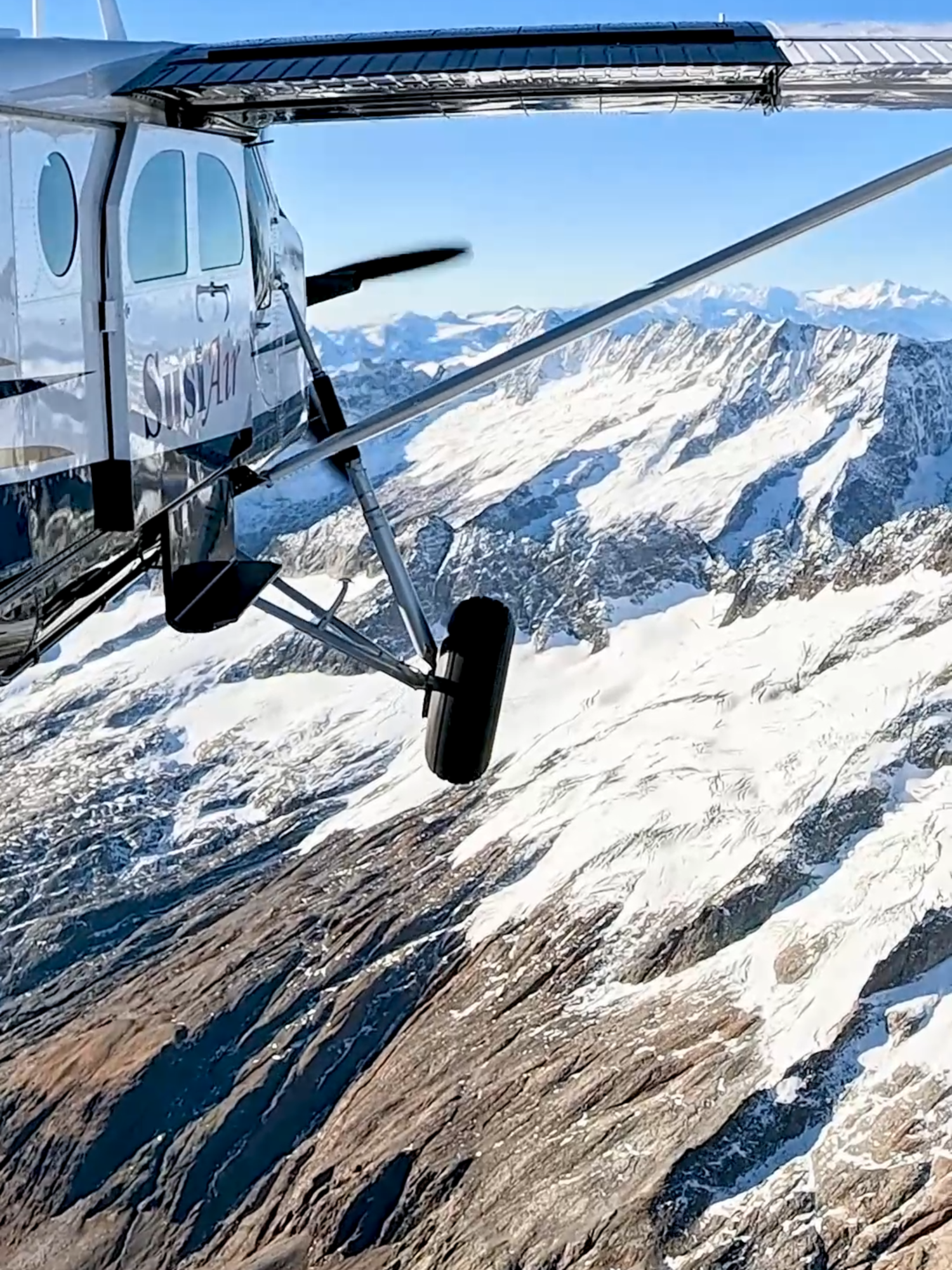 Dari Pegunungan Alpen yang dingin dan penuh salju, melintasi Lautan Mediterania yang indah nan luas, menuju padang pasir coklat yang tandus. Yuk ikuti kilas balik bagian pertama perjalanan PK-VVW kembali ke tanah air, dari Buochs di Swiss menuju ke Kairo di Mesir melalui kota Bari di Italia, dan Heraklion di Yunani, dari Eropa menuju Afrika! _________________ From The Alps that's so cold and full of snow, crossing through the beautiful and vast Mediterranean Sea, to the land of black gold - brown and barren desert. Take a look on our first part of PK-VVW grand journey back home from Buochs in Switzerland to Cairo in Egypt, via Bari in Italy, and Heraklion in Greece - from Europe to Africa! #SusiAir #ReachingTheUnreachable #PilatusPorter #Avgeek #SampaiUjungSeluruhIndonesia #SusiAroundTheWorld