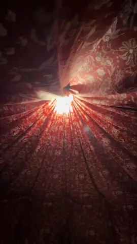 On s’amuse comme on peut dans ce tipi, la chenille n’avance pas trop #tipi #chenille #europapark 