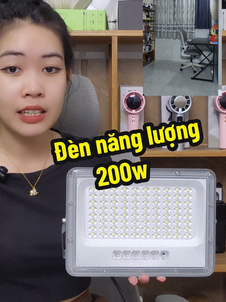 Đèn năng lượng mặt trời công suất 200w. Bảo hành 3 năm- lỗi 1 đổi 1. #dennangluongmattroi #dennangluong #dennangluongmattroigiatot #giadinh #tietkiemdien #dennangluongviet 