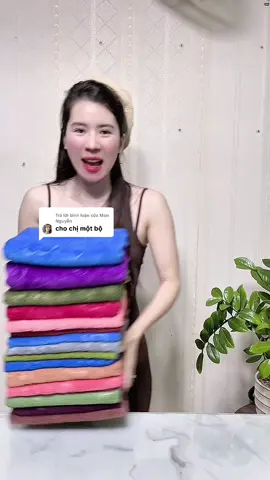 Trả lời @Mon Nguyễn nguyên thùng 15 khăn ( 5 khăn tắm lớn, 5 khăn mặt, 5 khăn đa năng) chỉ 125k