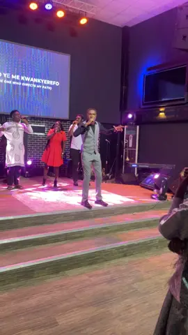 THE MEANING OF THIS SONG CARRIES WEIGHT🌪️✨👇 Alpha and Omega (Alpha ne Omega) The beginning and the end (Mfiti ase ne awiey3 ) If men fail to worship you (S3 Onipa mpo anyi way3 ) You will cause stones to worship you (Wob3 p3gya mmosia ama ayi wo ay3) #worship #christ #fyp #ghana #explorereels #gospel #ghanatiktok 