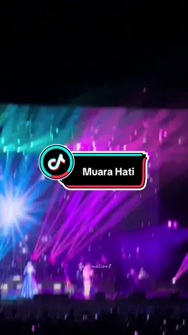 Muara Hati - Hafiz Suip & Umairah Another masterpiece. 💙 @Hafizsuip  #KonsertDisebalikAkuHafizSuip #HafizSuip #muarahati 