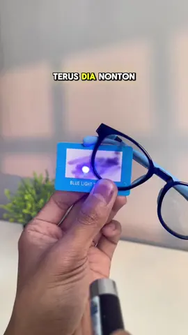berani kasih hp ke anak, harus berani beliin kacamata anti radiasi ini 😋  #kacamataphotocromic #kacamataantiradiasi #kacamataanak #kacamatamurah #kacamata 