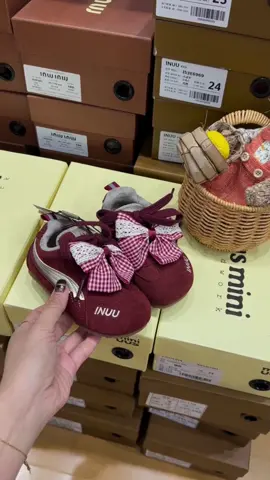 Giày xinh nha các mom #giaychobe #giaydepxinh #embe #thoitrangtreem 