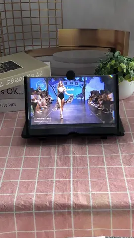 📱 Convierte tu cel en un mini cine en segundos#gadgets #invento2025 #trucosparati #tecnología #cosasqueamo
 
