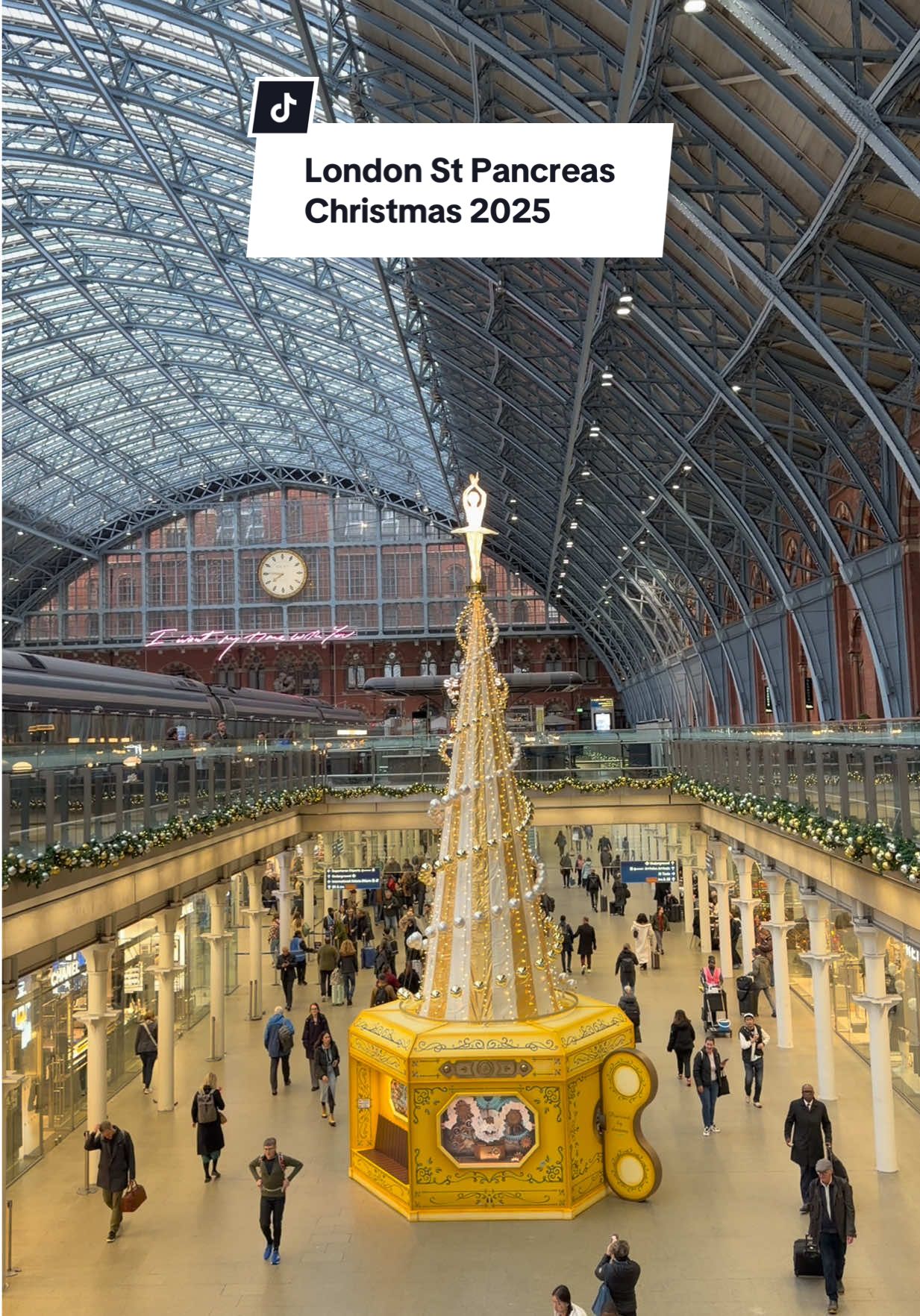 London’s first Christmas tree for 2025 is up 🥰🩰 📍London St Pancreas  Called The dream macchine 😍  #london #christmasinlondon #christmas2025 