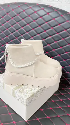 Bốt xinh nè #giaybotmuadong #botmuadong #uyennhungshop #xuhuongtiktok 