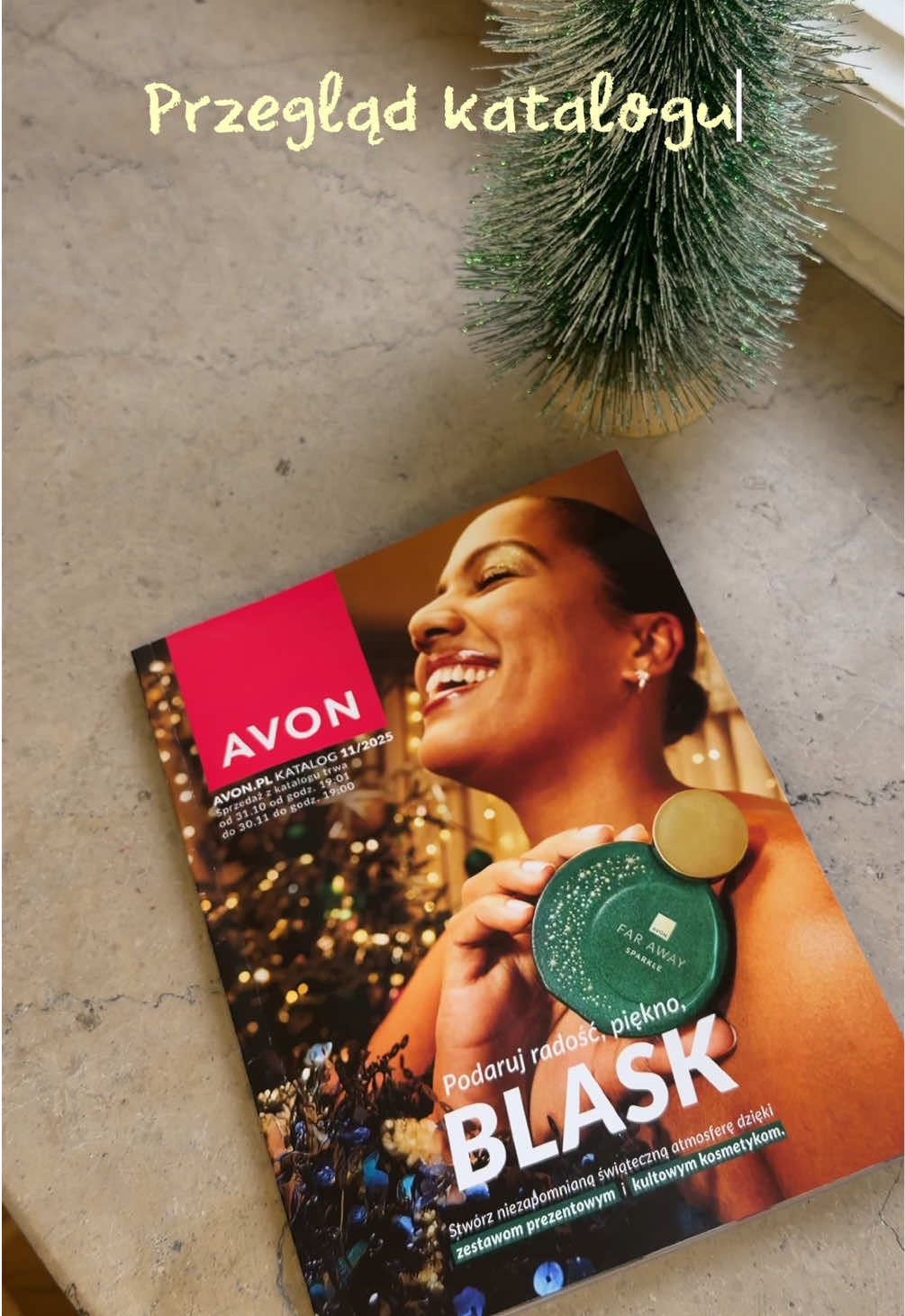 Witamy listopad🌲🎁 W katalogu czekają na Was świąteczne nowości i promocje na Black Friday! ✨ woda perfumowana Far Away Sparkle - 89,99 zł ✨ płyny i balsamy do kąpieli Mulled Wine i Apple Pie - 9,99 zł szt. ✨ limitowana wersja szminki Ultra w zestawie z konturówką -32,99 zł  ✨ zestaw upominkowy 3 balsamów do ust - 34,99 zł ✨ zestaw upominkowy Far Away Shine - woda perfumowana i balsam w pięknym pudełku prezentowym - 84,99 zł Co wybierzesz dla siebie lub na prezent?❤️  #AvonPolska #nowość #prezenty #święta #promocje 