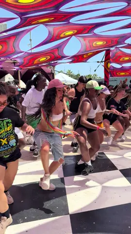 @Limpopo_Boy RSA ’s survivor class had us 🥵🇿🇦 Come dance with us Oyofe Vol. 9  December 11-14 Barcelona #danceclass #festival #vibes #southafrica